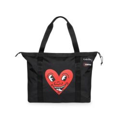 Torba podróżna Eastpak x Keith Haring Travel. Czarne torby na ramię Eastpak, bez wzorów, z materiału, na ramię, bez dodatków. Za 298.50 zł.