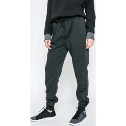 Under Armour - Spodnie Threadborne Stacked Jogger. Joggery i bojówki marki Under Armour. W wyprzedaży za 219.90 zł.