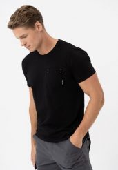 Koszulka z kieszenią TM-SVEN. T-shirty Volcano, l, bez wzorów, z bawełny, bez kołnierzyka, bez ramiączek. Za 69.99 zł.