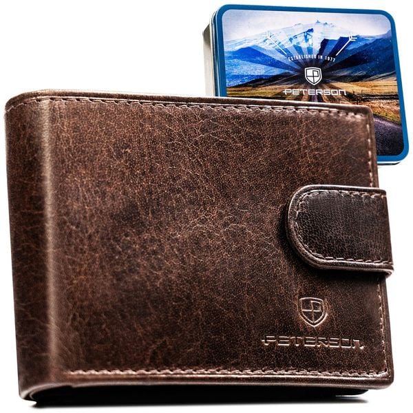 Skórzany, brązowy portfel męski zamykany na zatrzask, wyposażony w system RFID - Peterson. Brązowe portfele Peterson, bez wzorów, ze skóry. Za 107.99 zł.