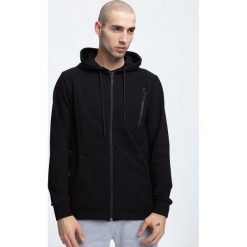 Bluza męska BLM200 - glęboka czerń. Bluzy z kapturem marki 4F. W wyprzedaży za 99.99 zł.