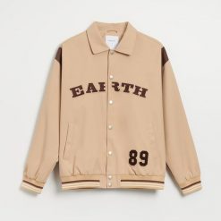 Kurtka bomber z kołnierzykiem w stylu vintage Earth - Beżowy. Brązowe kurtki House, l, bez wzorów, bez kaptura. W wyprzedaży za 119.99 zł.