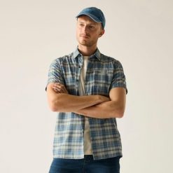 Koszula przeciw owadom Regatta Travel Light. Zielone koszule Regatta, m, bez wzorów, z elastanu, bez kołnierzyka, bez ramiączek. Za 149.99 zł.