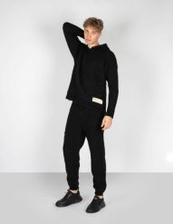 Takeshy Kurosawa Sweter | 83084 | Hoody Boucle | Mężczyzna | Czarny. Czarne swetry nierozpinane Takeshy Kurosawa, m, bez wzorów, z dzianiny, bez kołnierzyka, bez ramiączek. W wyprzedaży za 319.00 zł.