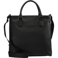 Trussardi Jeans OTTAWA CROSSBODY Torba na ramię black. Torby na laptopa marki TRUSSARDI JEANS. W wyprzedaży za 567.20 zł.
