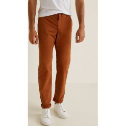 Mango Man - Spodnie Barna3. Spodnie materiałowe marki Mango Man. Za 199.90 zł.