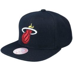 Czapka z daszkiem męska do koszykówki Mitchell & Ness NBA Miami Heat czarna. Czarne czapki z daszkiem Mitchell & Ness, bez wzorów. Za 169.35 zł.