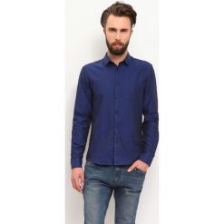 KOSZULA DŁUGI RĘKAW MĘSKA. Koszule marki TOP SECRET. W wyprzedaży za 39.99 zł.