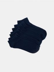 Prążkowane skarpetki 7 pack - granatowy. Niebieskie skarpety Sinsay, bez wzorów, prążkowane. Za 19.99 zł.