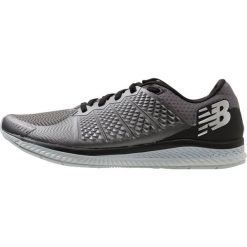 New Balance FUEL CELL Obuwie do biegania treningowe grey. Buty do biegania marki New Balance. W wyprzedaży za 607.20 zł.