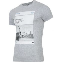 T-shirt męski TSM027 - chłodny jasny szar. T-shirty marki Under Armour. W wyprzedaży za 59.99 zł.