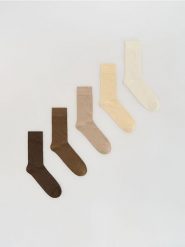 5 pack skarpet - beżowy. Brązowe skarpety Reserved, bez wzorów. Za 59.99 zł.