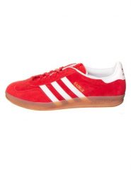Adidas Skórzane sneakersy "Gazelle" w kolorze czerwonym rozmiar: 42 2/3. Czerwone buty sportowe casual Adidas, bez wzorów, ze skóry, bez zapięcia. Za 312.58 zł.