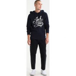 Jack & Jones JORBLOGGER HOOD Bluza z kapturem total eclipse. Bluzy z kapturem marki Jack & Jones, m, z bawełny, z kapturem. Za 129.00 zł.