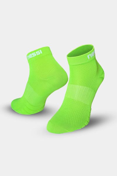 Bezszwowe skarpety oddychające Nessi Sportswear. Żółte skarpety NESSI SPORTSWEAR, bez wzorów, z bawełny. Za 59.90 zł.