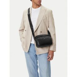Saszetka Beverly Hills Polo Club. Czarne saszetki i nerki Beverly Hills Polo Club, bez wzorów. Za 199.99 zł.