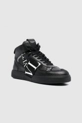 VALENTINO GARAVANI Czarne buty męskie za kostkę. Czarne buty sportowe casual Valentino Garavani, bez wzorów, za kostkę, bez zapięcia. W wyprzedaży za 2,499.99 zł.