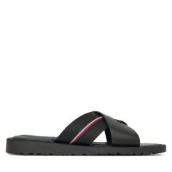 Klapki Tommy Hilfiger. Czarne klapki Tommy Hilfiger. Za 189.99 zł.