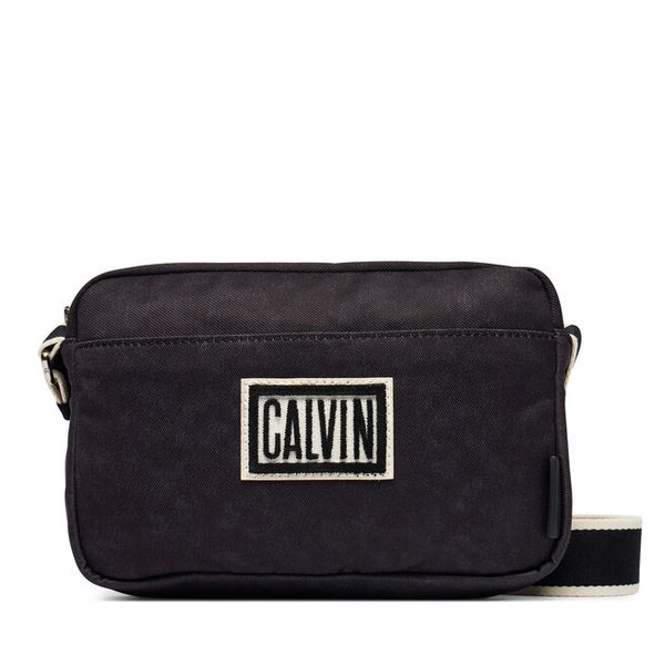 Saszetka Calvin Klein. Czarne saszetki i nerki CALVIN KLEIN, bez wzorów. Za 289.99 zł.