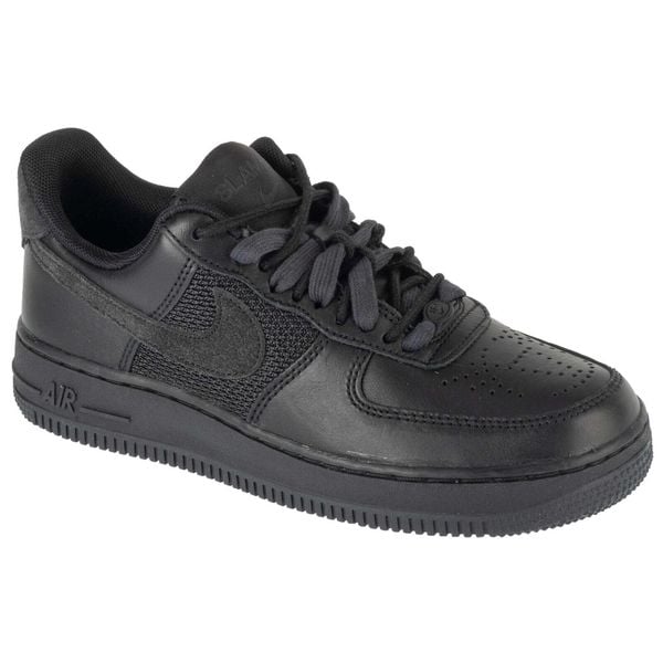Buty sportowe Sneakersy męskie, Air Force 1 Low x Slam Jam. Czarne buty sportowe casual Nike, bez wzorów, bez zapięcia, nike air force. Za 599.99 zł.