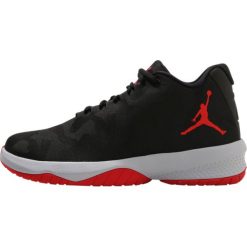 Jordan B. FLY Obuwie do koszykówki black/university red/wolf grey. Buty do koszykówki marki Jordan. W wyprzedaży za 344.25 zł.