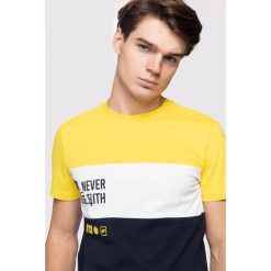 T-shirt męski TSM205 - żółty. T-shirty marki 4F. W wyprzedaży za 49.99 zł.