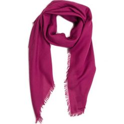 Chusta CALVIN KLEIN - Monogram Jaquard Scarf K60K605143 510. Fioletowe szaliki CALVIN KLEIN, bez wzorów, z bawełny. W wyprzedaży za 189.00 zł.