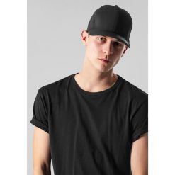 Czapka Flexfit delta. Czarne czapki z daszkiem FLEXFIT, bez wzorów. Za 156.00 zł.