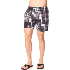 Szorty kąpielowe w kolorze szaro-czarno-czerwonym. Szorty marki Speedo. W wyprzedaży za 117.95 zł.