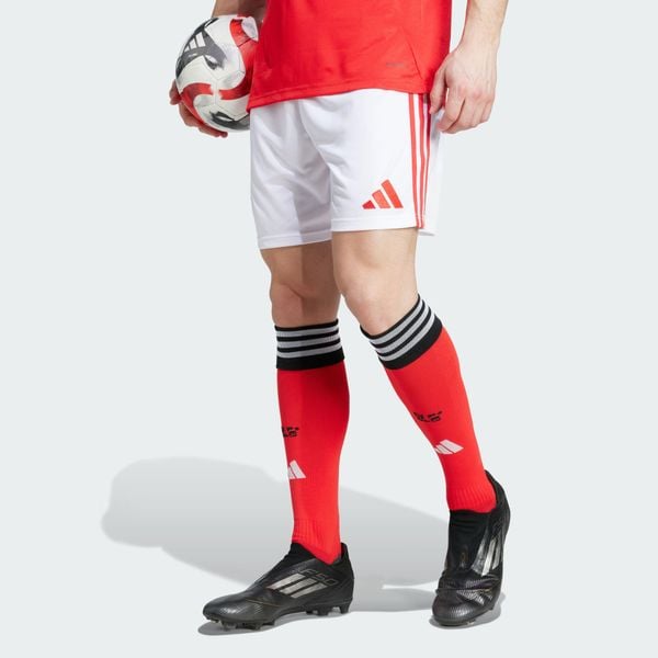 Szorty Benfica 25/26 Home. Białe szorty Adidas, s, bez wzorów, sportowe. Za 199.00 zł.