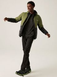 Regatta Kurtka hybrydowa "Leedre" w kolorze oliwkowo-czarnym rozmiar: L. Brązowe kurtki outdoor i hardshell Regatta, l, bez wzorów, z materiału, bez kaptura. Za 158.84 zł.