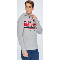 Tommy Jeans - Bluza. Bluzy marki Tommy Jeans. W wyprzedaży za 249.90 zł.