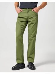 WRANGLER MĘSKIE SPODNIE MATERIAŁOWE TEXAS DUSTY OLIVE 112358215 W121018011. Zielone spodnie materiałowe Wrangler, l, bez wzorów, z materiału. Za 219.99 zł.
