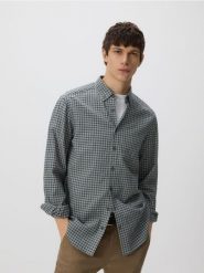 Bawełniana koszula regular fit - ciemnozielony. Zielone koszule Reserved, l, bez wzorów, z bawełny, bez kołnierzyka, bez ramiączek. Za 129.99 zł.