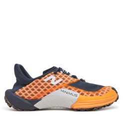 Buty do biegania New Balance. Brązowe buty do biegania New Balance, bez wzorów, bez zapięcia, do biegania. Za 539.99 zł.