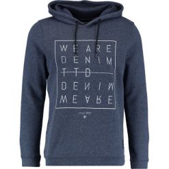 TOM TAILOR DENIM HOODY WITH PRINT Bluza z kapturem black iris blue. Bluzy z kapturem marki TOM TAILOR DENIM, m, z bawełny, z kapturem. Za 169.00 zł.