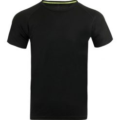 Czarna Koszulka Sportowa dla Mężczyzn 2XL - Oddychająca i Szybkoschnąca. Czarne t-shirty sportowe JUMPERS, bez wzorów, z poliesteru, bez ramiączek, do piłki nożnej. Za 115.99 zł.