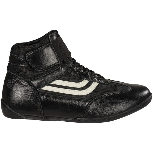 Buty treningowe Kwon. Czarne buty treningowe KWON, bez wzorów, ze skóry. Za 243.50 zł.