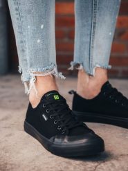 Krótkie trampki męskie monokolor - czarne V1 - Rozmiar: 40. Czarne trampki Ombre Clothing, m, bez wzorów, bez zapięcia. W wyprzedaży za 49.99 zł.