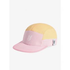 Czapka do biegania Compressport 5 Panel Light Cap - buff orange/roseate. Brązowe czapki z daszkiem Compressport, bez wzorów. Za 188.99 zł.