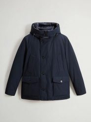 Woolrich Kurtka puchowa "Arctic Anorak" w kolorze granatowym rozmiar: XXL. Niebieskie kurtki Woolrich, na zimę, xxl, bez wzorów, z puchu, bez kaptura. Za 2,899.24 zł.