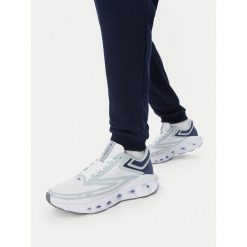Buty do biegania Reebok. Białe buty do biegania Reebok, bez wzorów, bez zapięcia, do biegania. Za 349.99 zł.