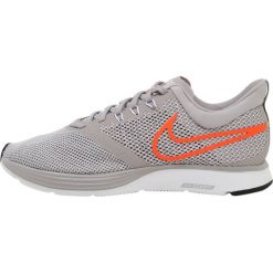 Nike Performance ZOOM STRIKE Obuwie do biegania treningowe atmosphere grey/total crimson. Buty do biegania marki Nike Performance. W wyprzedaży za 186.45 zł.