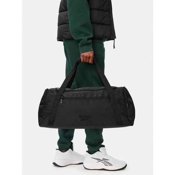 Torba sportowa Reebok. Czarne torby sportowe Reebok, bez wzorów, małe. Za 149.99 zł.
