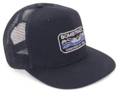 Czapka Trucker Bombtrack Wanderlust. Niebieskie czapki z daszkiem BOMBTRACK, bez wzorów. Za 133.00 zł.