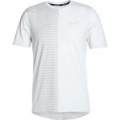 Nike Performance TAILWIND Tshirt z nadrukiem vast grey/atmosphere grey/reflective silver. T-shirty marki Nike Performance, z nadrukiem, z bawełny. W wyprzedaży za 125.30 zł.