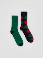 2 pack świątecznych skarpet - zielony. Zielone skarpety Reserved, bez wzorów. Za 29.99 zł.