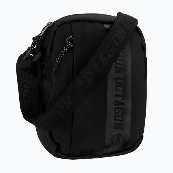 Saszetka Octagon Legion Line 1,5. Czarne torby na ramię OCTAGON, bez wzorów, z materiału, bez dodatków. Za 73.99 zł.