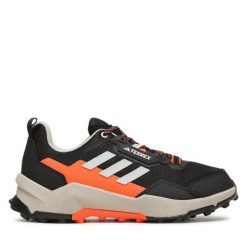 Trekkingi adidas. Czarne buty trekkingowe Adidas, bez wzorów, bez zapięcia. Za 339.99 zł.