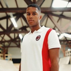 Koszulka polo męska AC Milan. Białe koszulki polo AC MILAN, m, bez wzorów, z bawełny, bez kołnierzyka, bez ramiączek. Za 169.99 zł.
